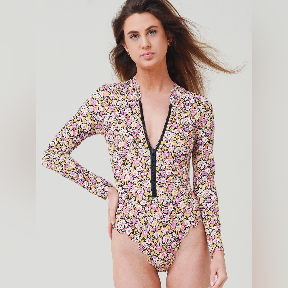 MARYSIA North Sea Floral Rash Guard Zippered Long Sleeve Swimsuit Scallop Hem M